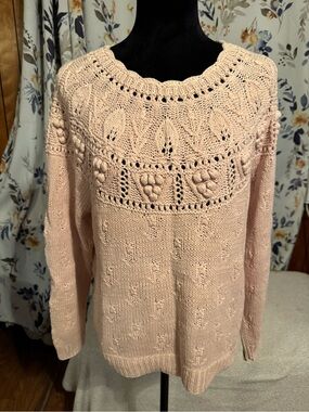 Classic Hand Knit Cape Isle Crewneck Sweater in Blush Pink B1